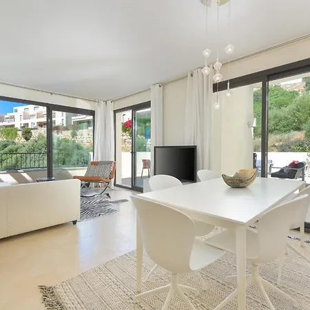 Luxury Penthouse: Indoor Pool And Private Terrasse