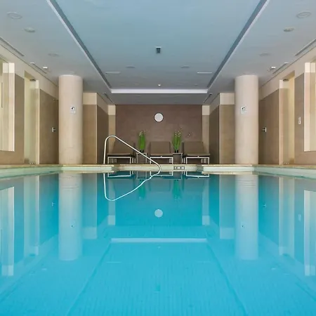 Luxury Penthouse: Indoor Pool And Private Terrasse *